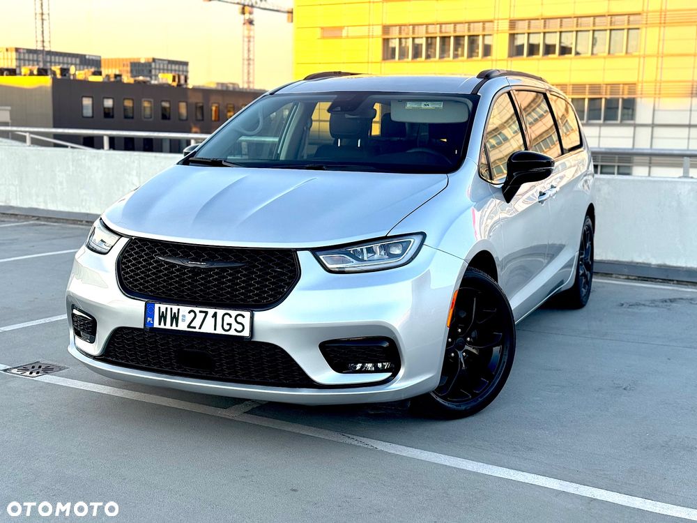 Chrysler Pacifica - 1