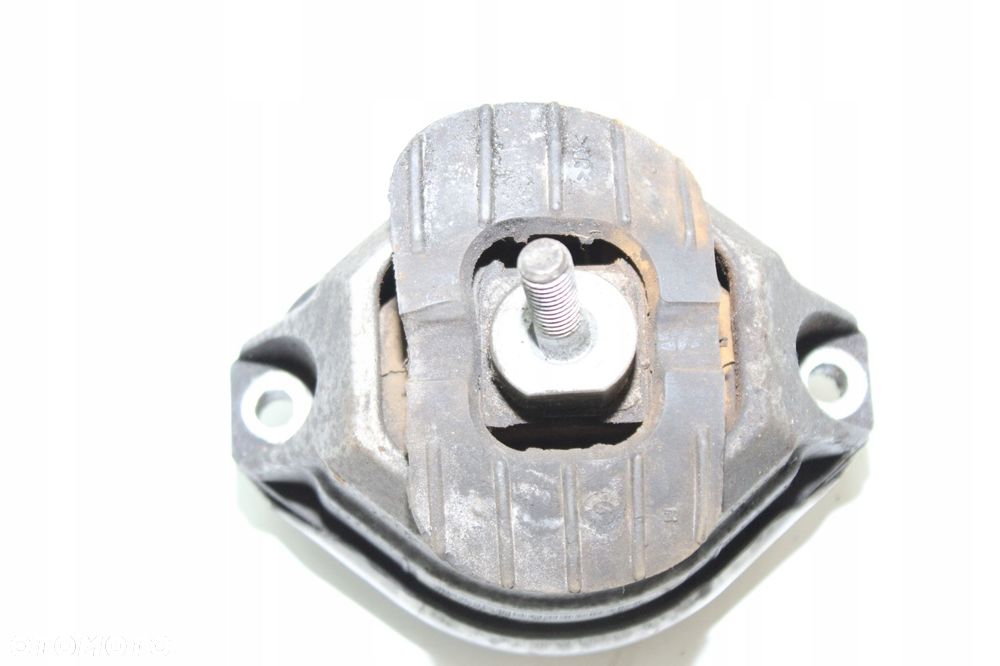 6768228 BMW E64 645I N62 PODUSZKA SILNIKA - 5