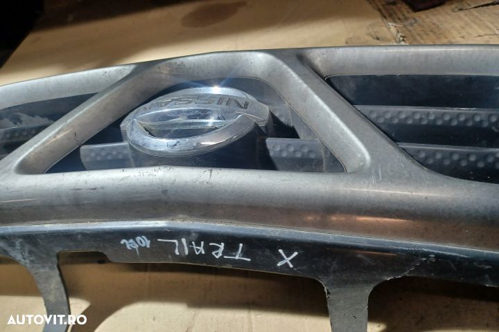 Grila bara fata centru Nissan X-Trail T30 [facelift] [2003 - 2007] Cr - 1