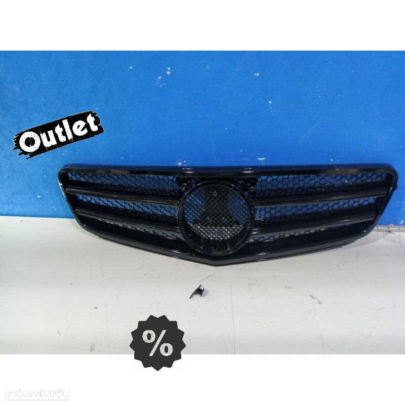 R022019C1 GRELHA FRONTAL MERCEDES W204 07-11 LOOK AMG PRETO BRILHANTE - 5