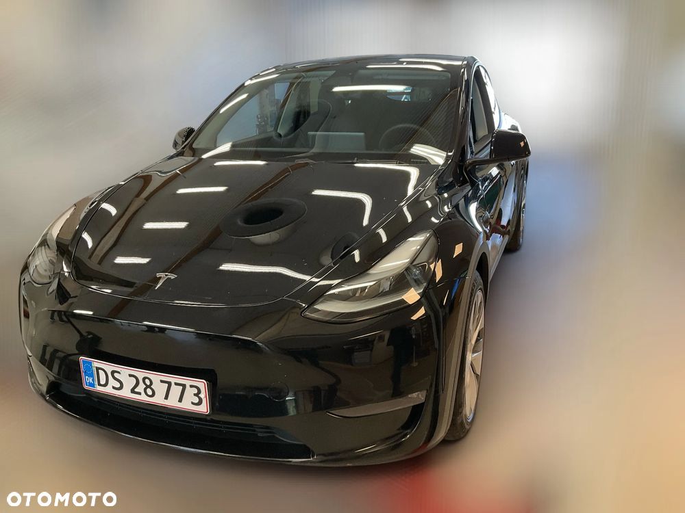 Tesla Model Y Long Range AWD - 5