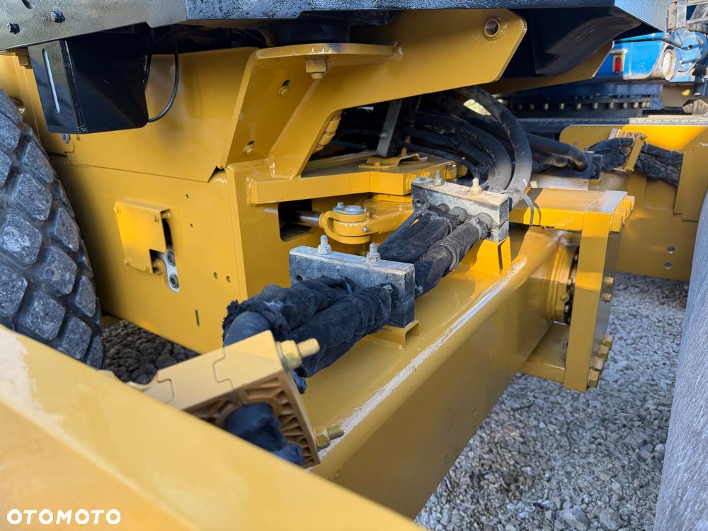 Caterpillar CS56 - 10