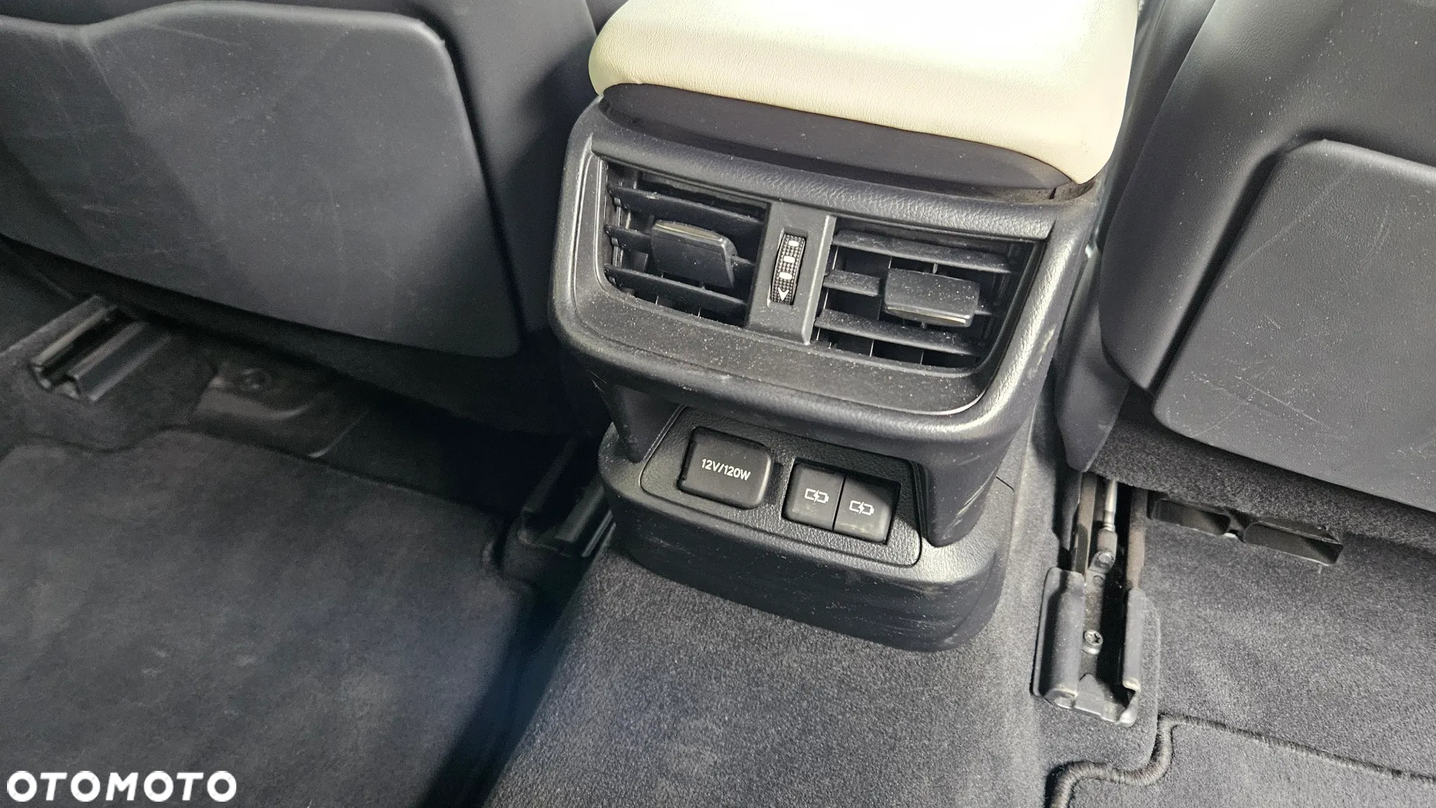 Lexus ES 300h F Sport Edition - 18