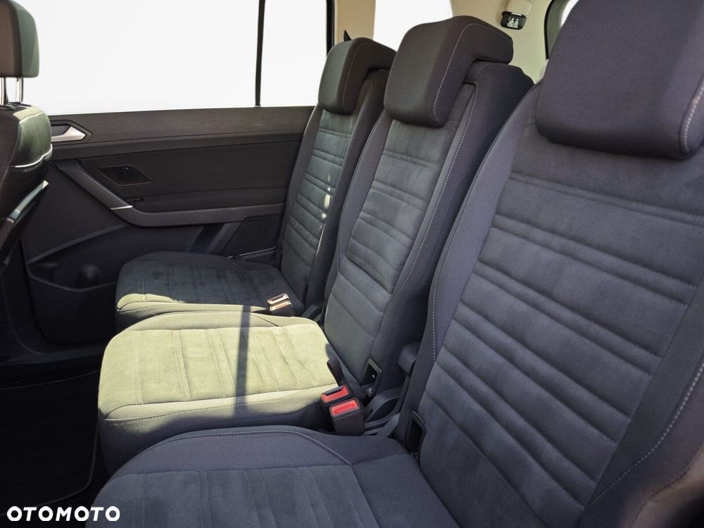 Volkswagen Touran - 28