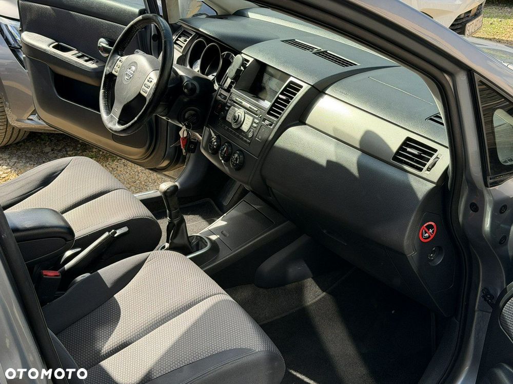 Nissan Tiida - 18