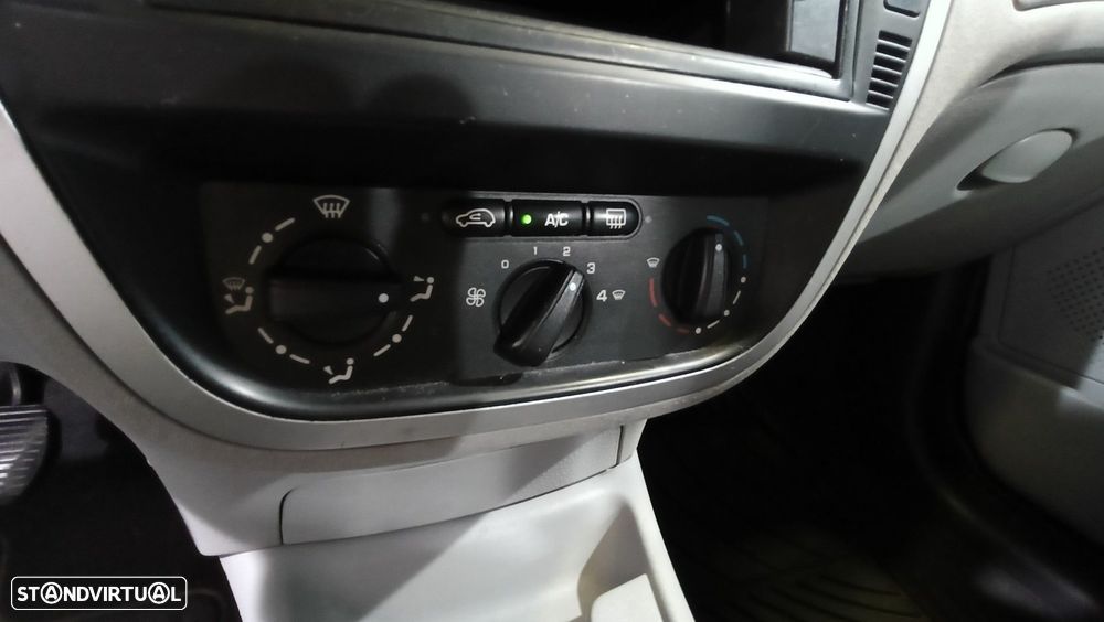 Citroën C3 1.4 HDi SX + - 13