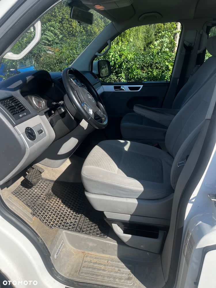 Volkswagen Multivan - 11