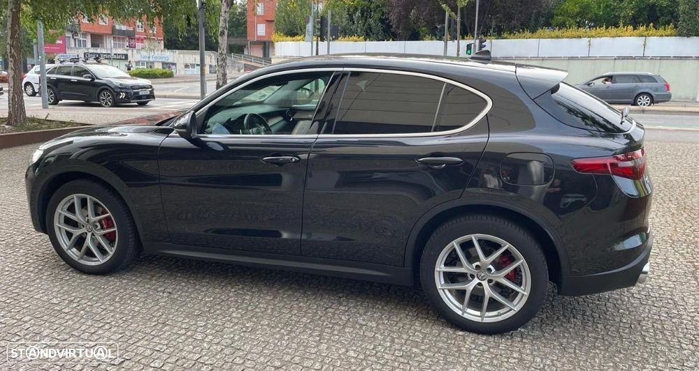 Alfa Romeo Stelvio 2.0 Turbo 16V AT8-Q4 First Edition - 8