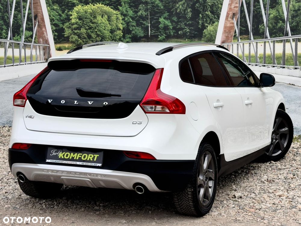 Volvo V40 Cross Country - 13