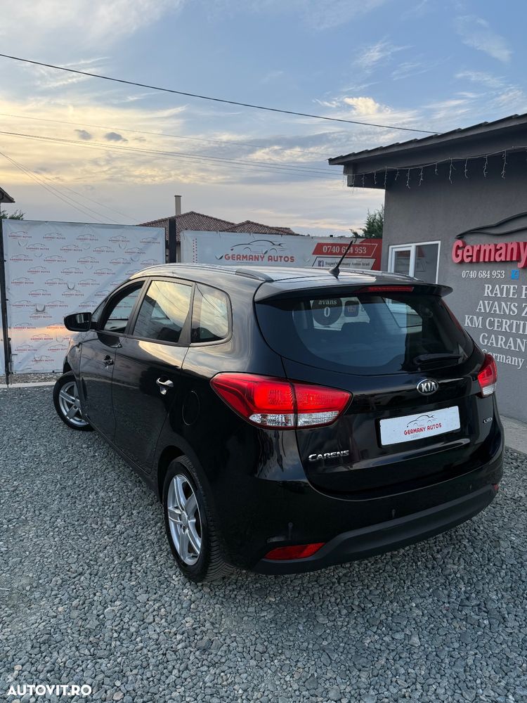 Kia Carens 1.7 CRDi 136 Dream Team Edition - 4