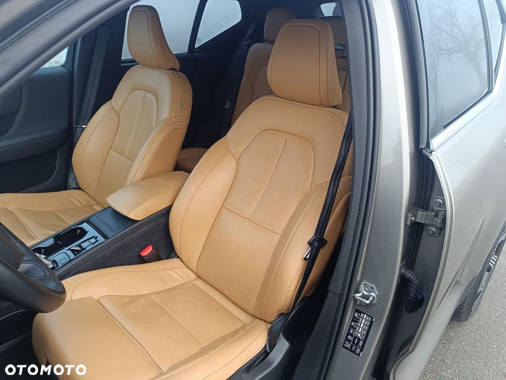 Volvo XC 40 D4 SCR AWD Inscription - 13