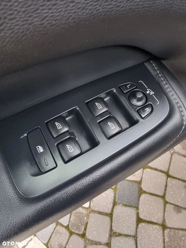 Volvo XC 60 T5 AWD Inscription - 34