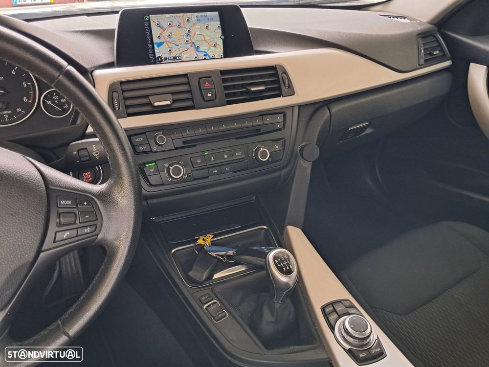 BMW 318 d - 8