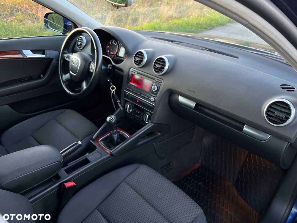 Audi A3 Sportback 2.0 TDI DPF Ambiente - 15
