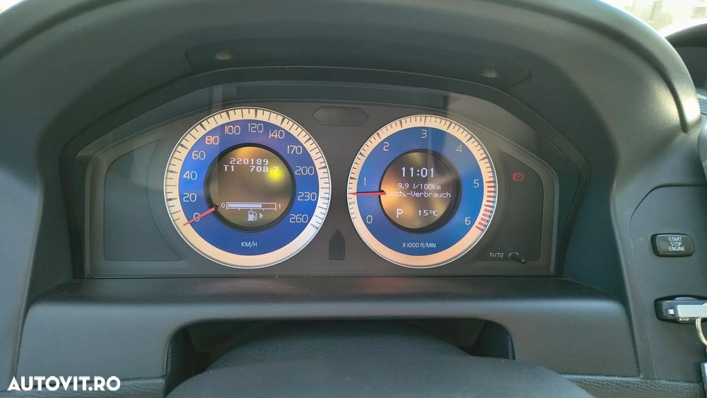 Volvo XC 60 D5 AWD Aut. RDesign - 8