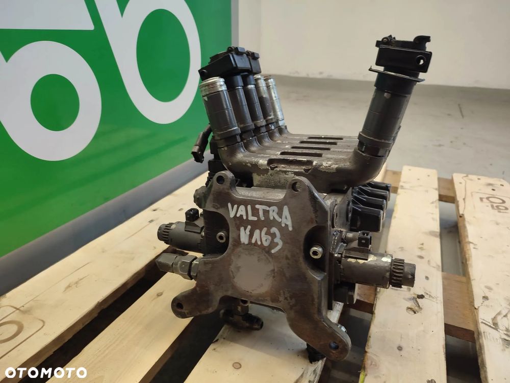 Rozdzielacz hydrauliczny Valtra N 163 (36448900) - 6