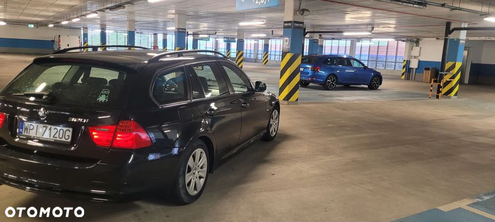 BMW Seria 3 - 32