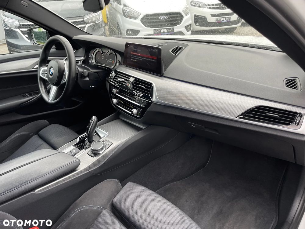 BMW Seria 5 520d xDrive - 6