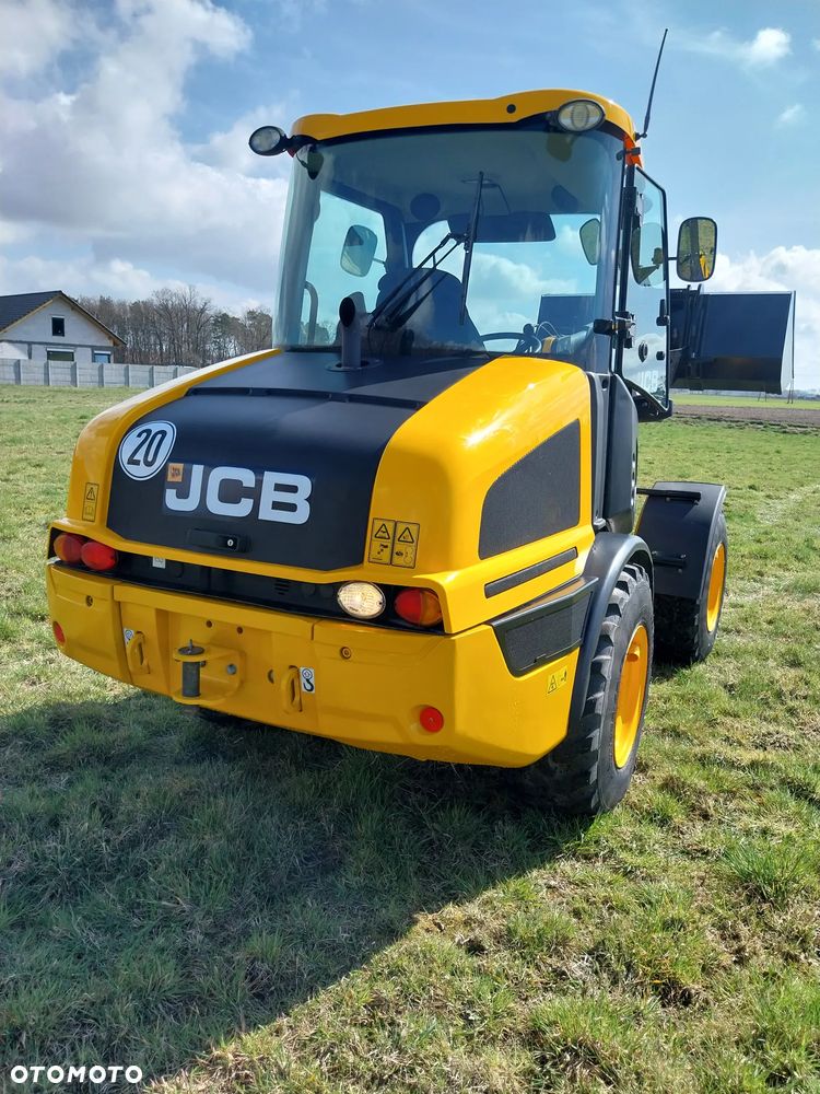 JCB 407 T4 - 10