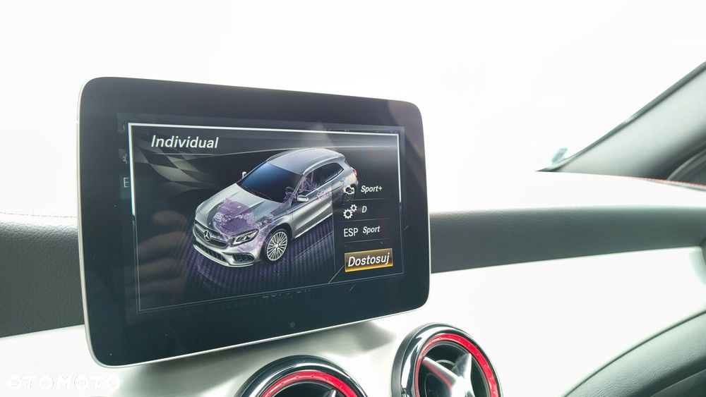 Mercedes-Benz GLA - 25