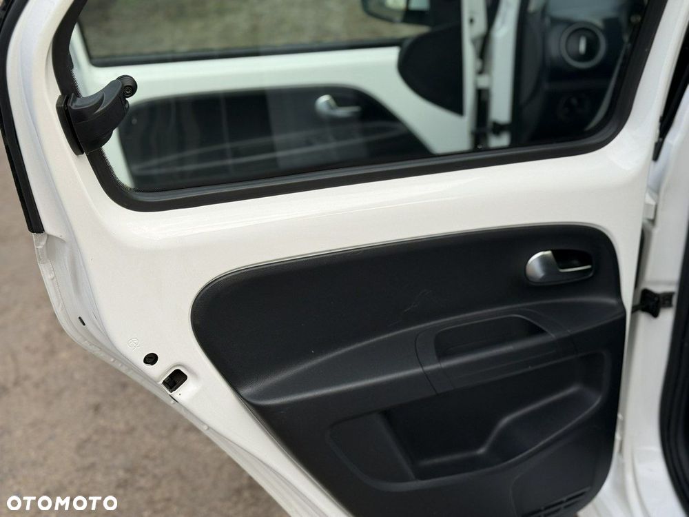 Volkswagen up! 1.0 White Style - 14