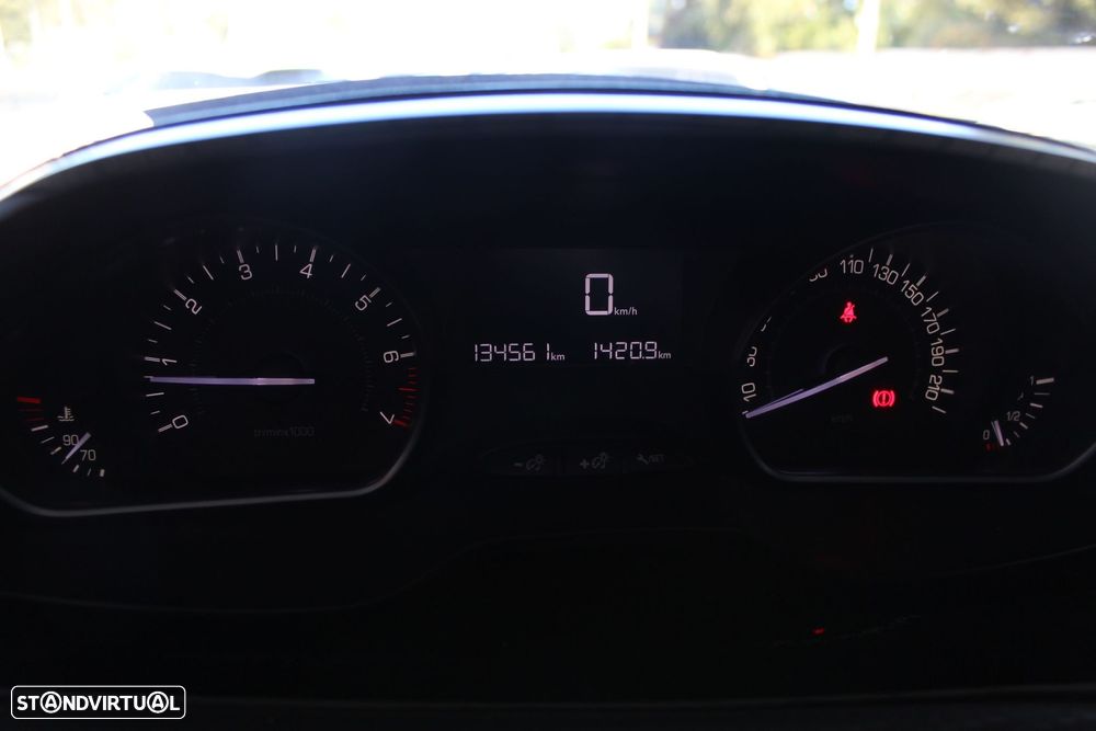 Peugeot 208 1.2 PureTech Style - 15