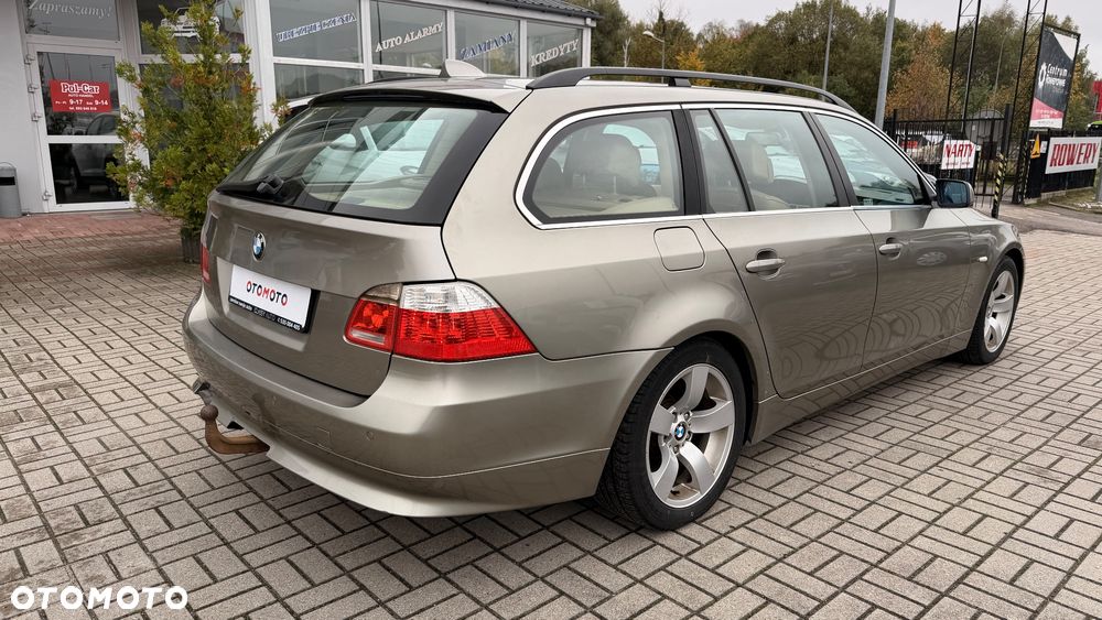 BMW Seria 5 525i Touring - 4