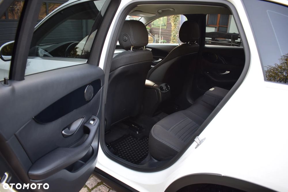 Mercedes-Benz GLC - 29