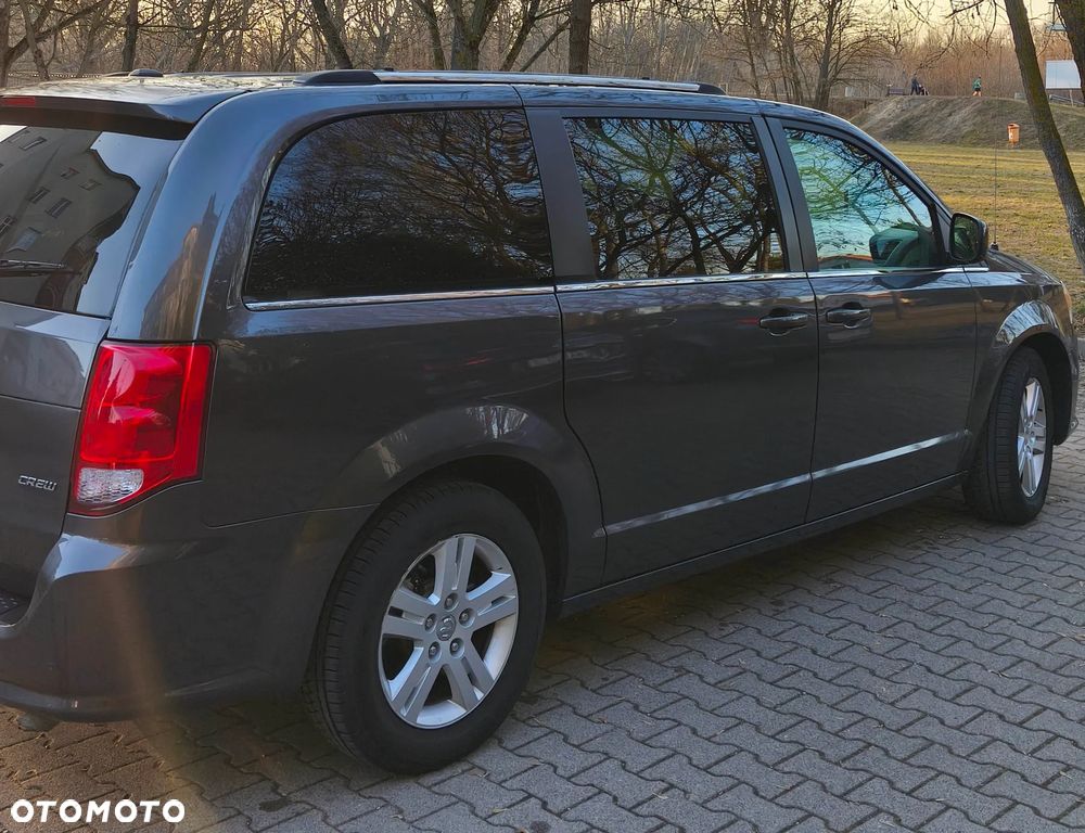 Dodge Grand Caravan - 4