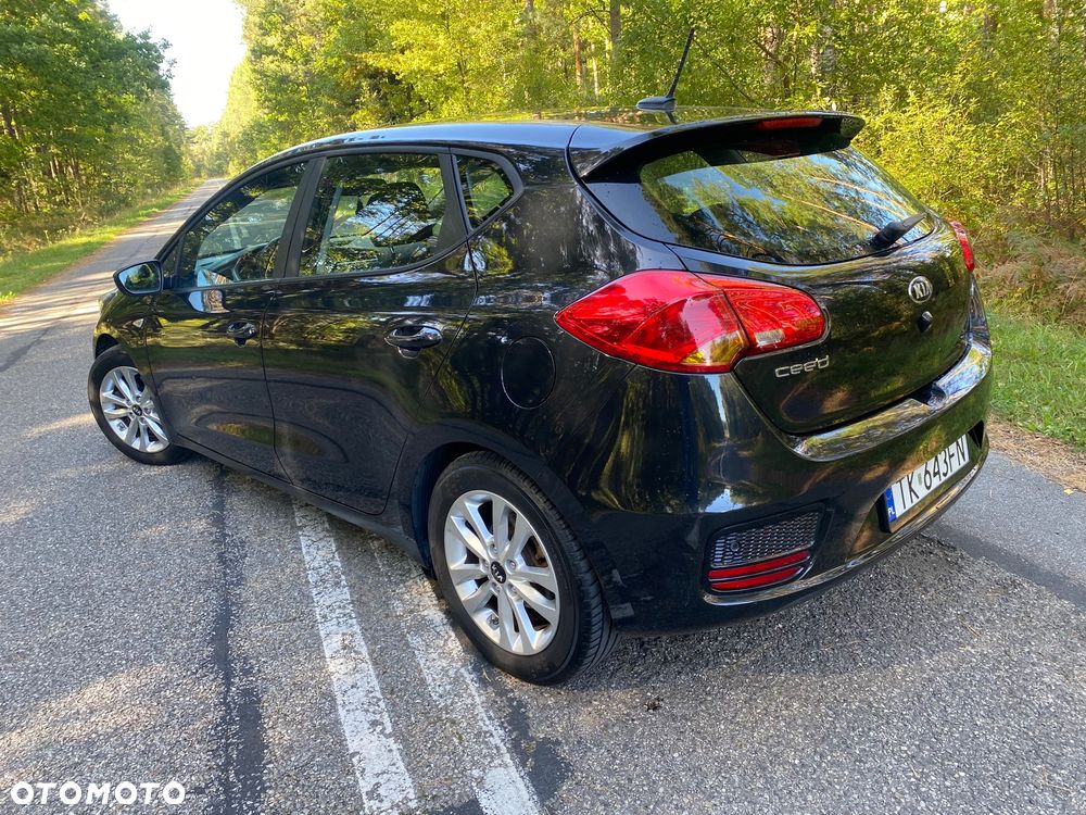 Kia Ceed 1.6 CRDi 136 DCT ISG Spirit - 3
