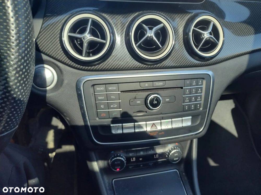 Mercedes-Benz GLA - 10