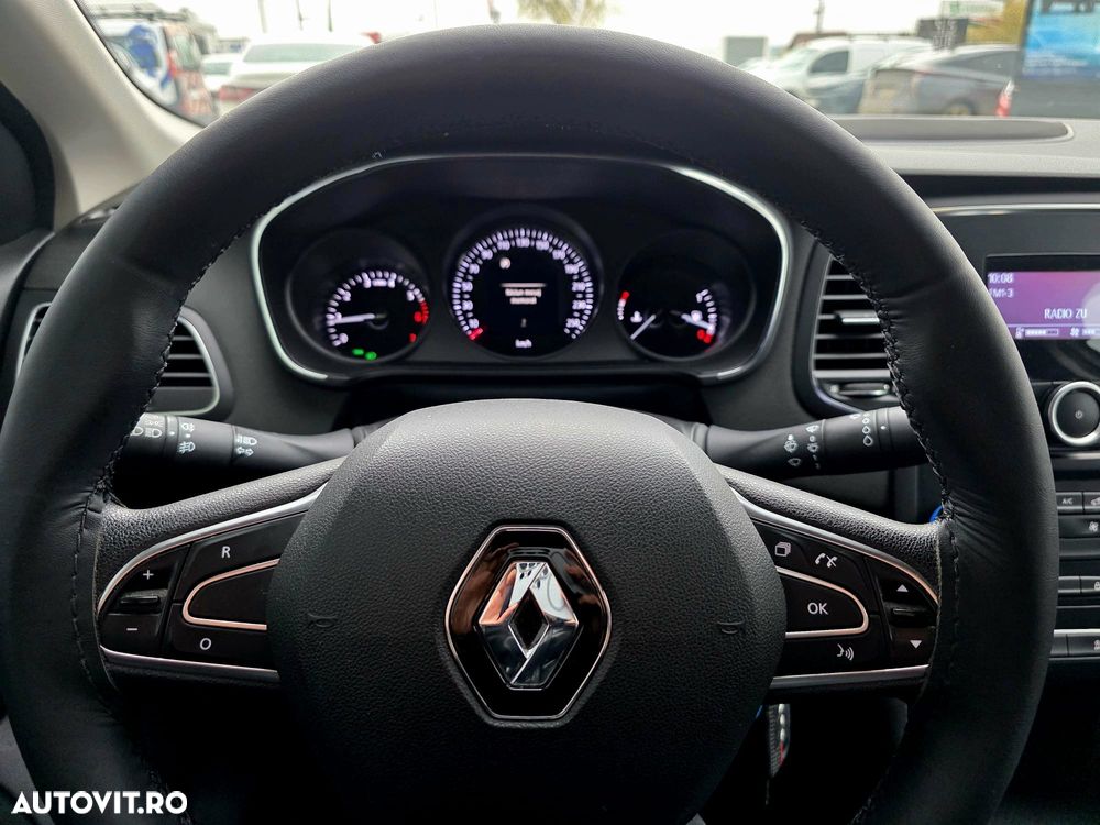 Renault Megane TCe Life - 8