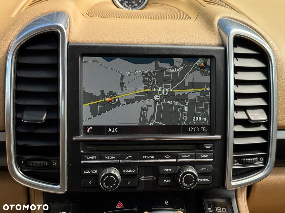 Porsche Cayenne Standard - 34