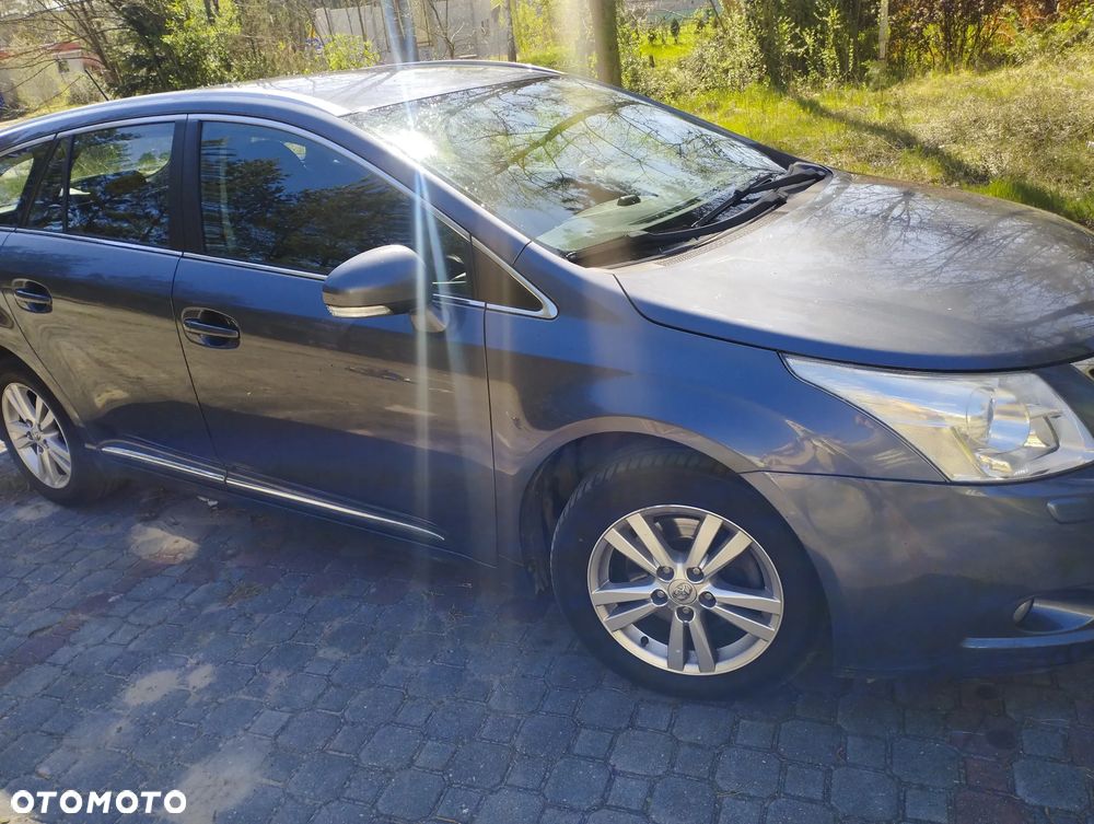 Toyota Avensis 1.8 Luna - 2