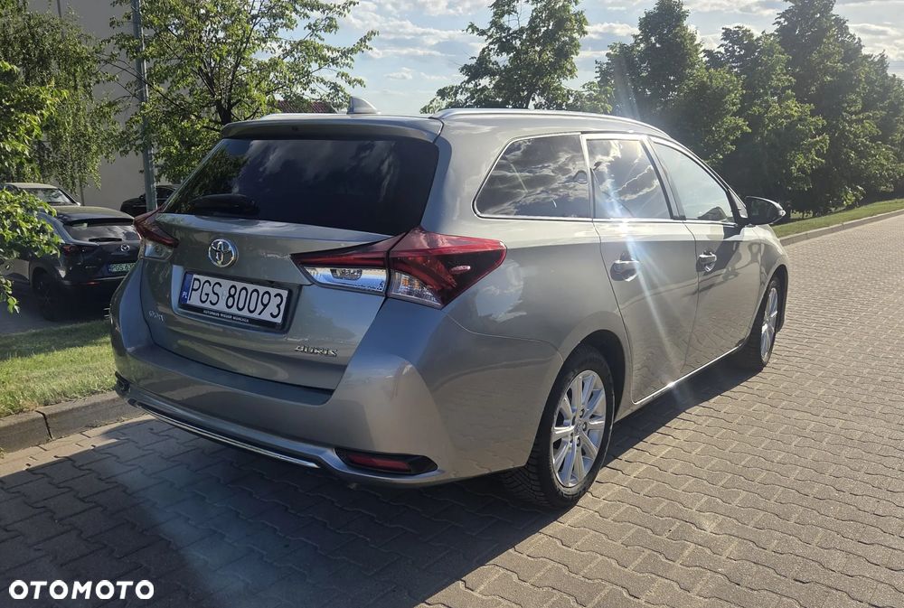 Toyota Auris 1.6 D-4D Dynamic - 4