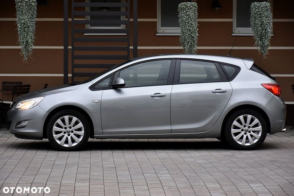 Opel Astra 1.6 Turbo Color Edition - 13