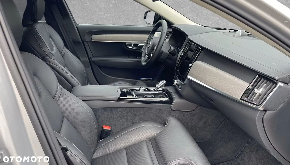 Volvo V90 T8 AWD Plug-In Hybrid Ultimate Dark - 4