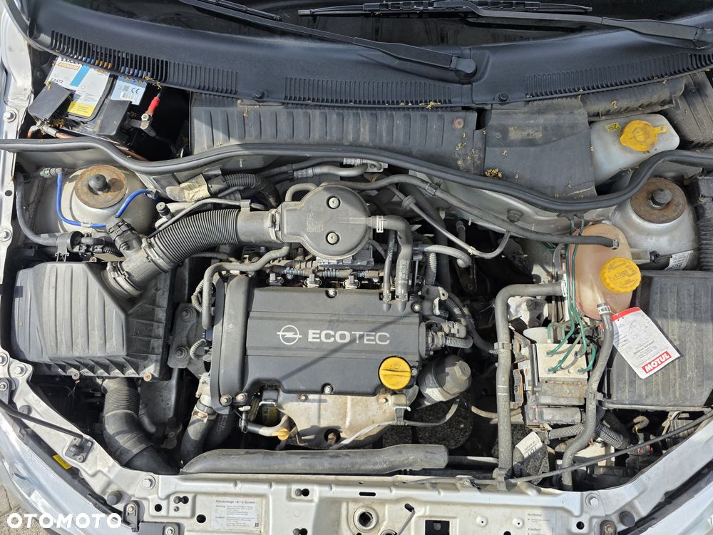 Opel Corsa 1.2 16V Cosmo - 14