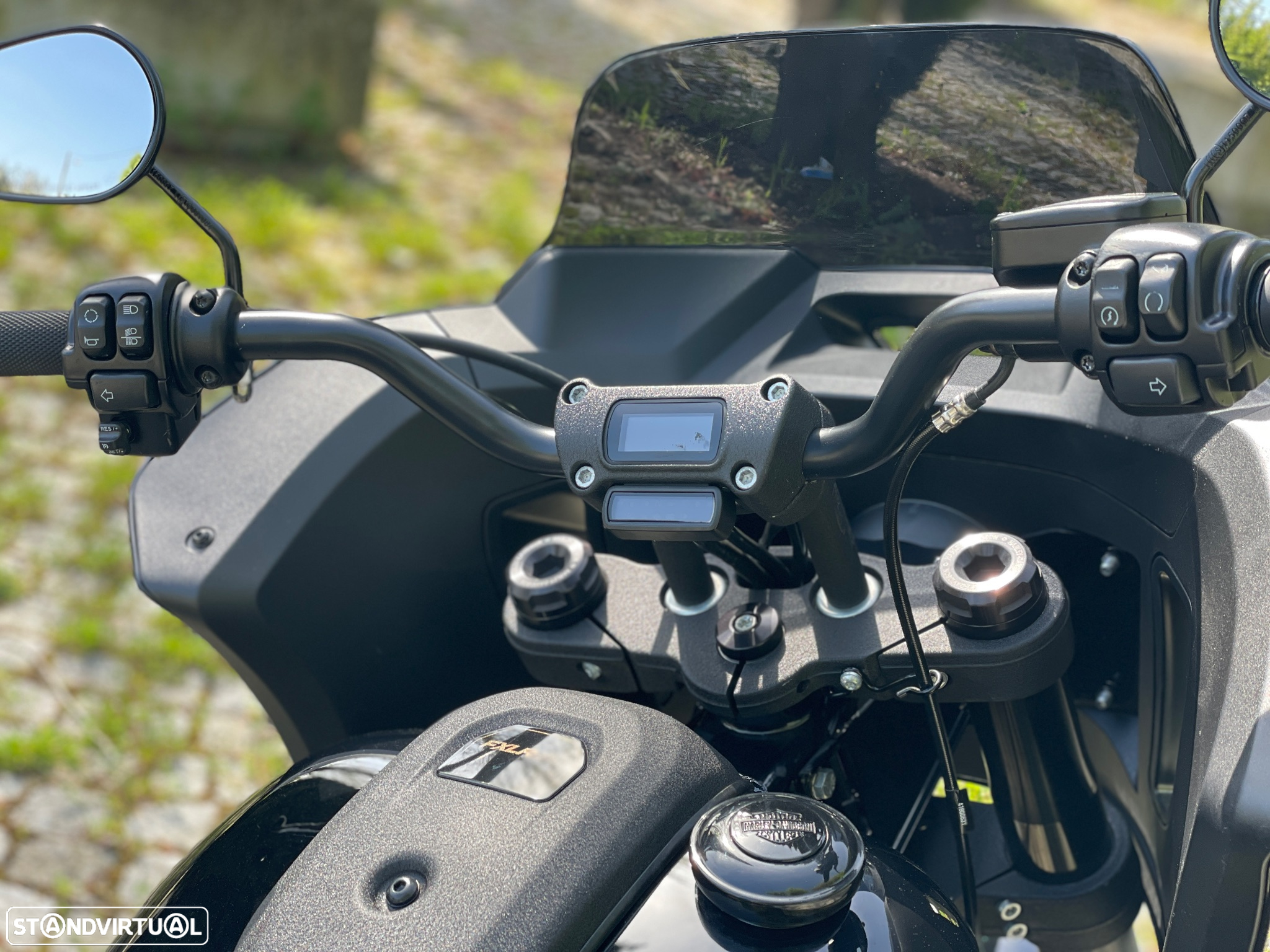Harley-Davidson Softail Low Rider St - 11