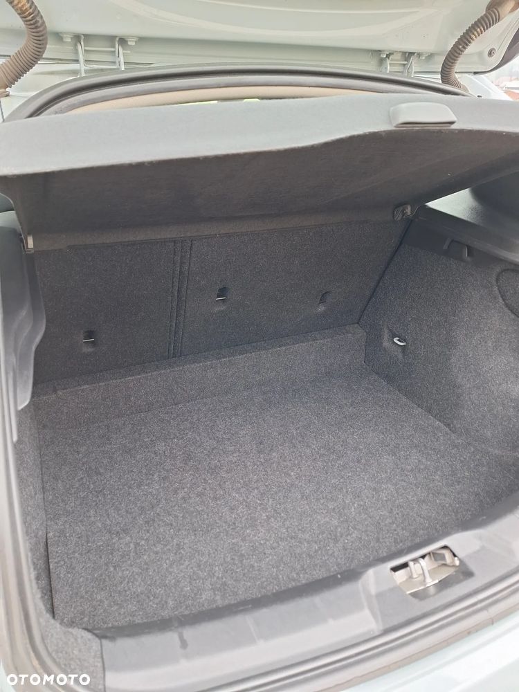 Volvo V40 D2 Momentum - 30