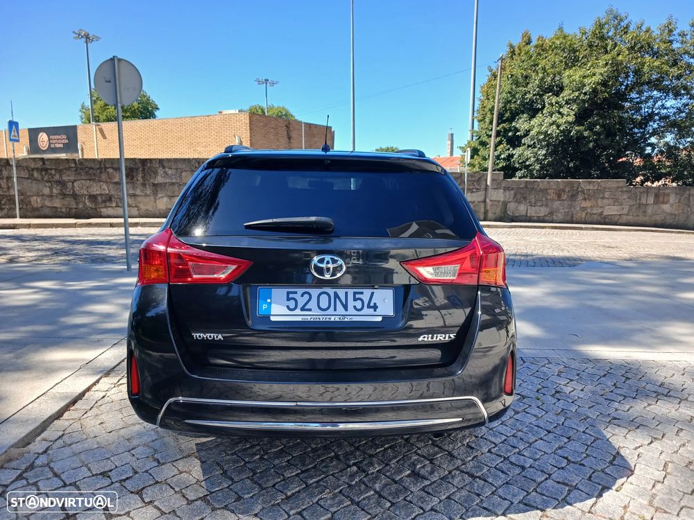 Toyota Auris Touring Sports 1.4 D-4D Com+P.Sport — fotografia 8