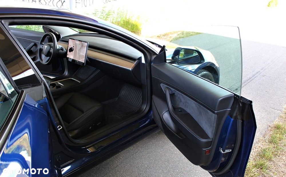 Tesla Model 3 - 19
