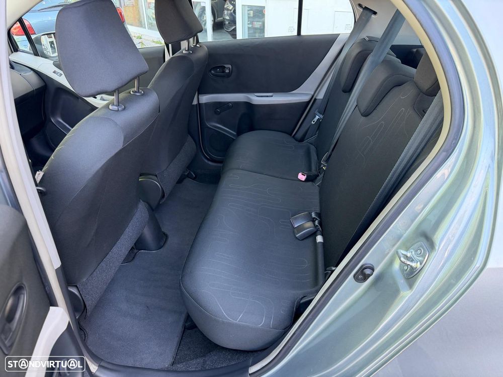 Toyota Yaris 1.0 VVT-i Sol+AC - 10