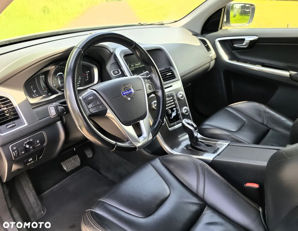 Volvo XC 60 D4 Geartronic Momentum - 17