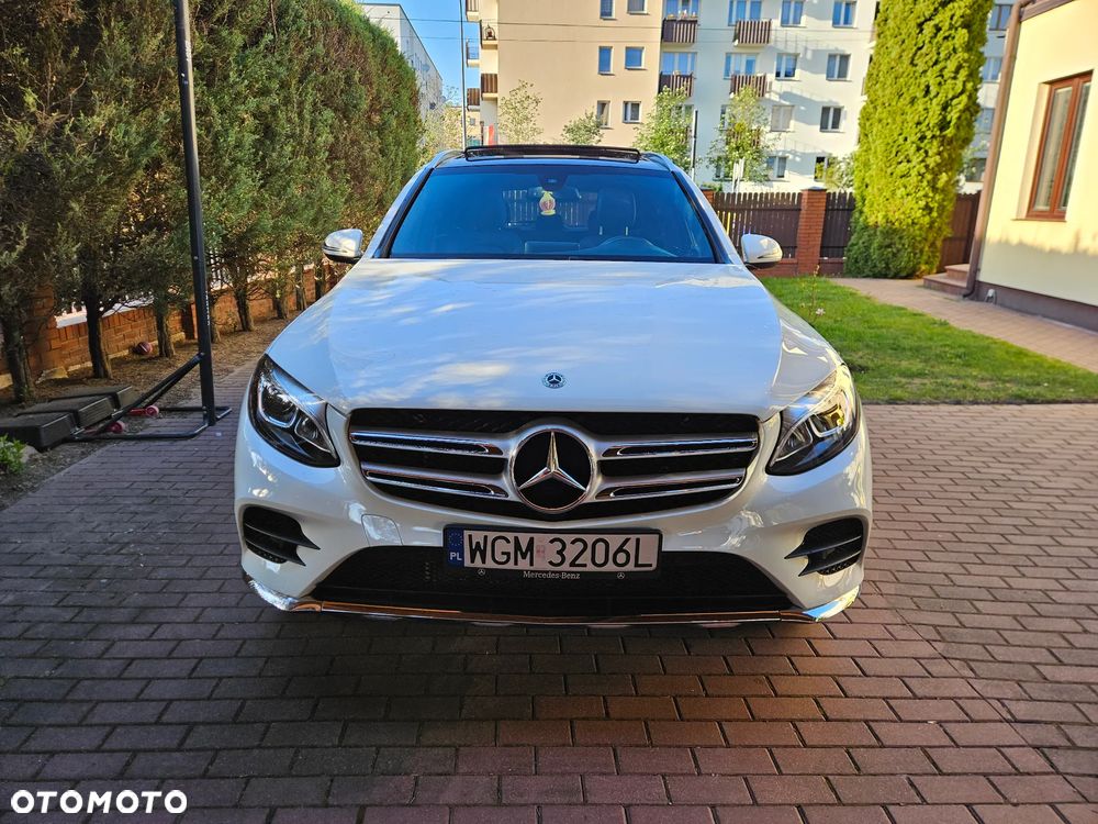 Mercedes-Benz GLC 300 4Matic 9G-TRONIC AMG Line - 2