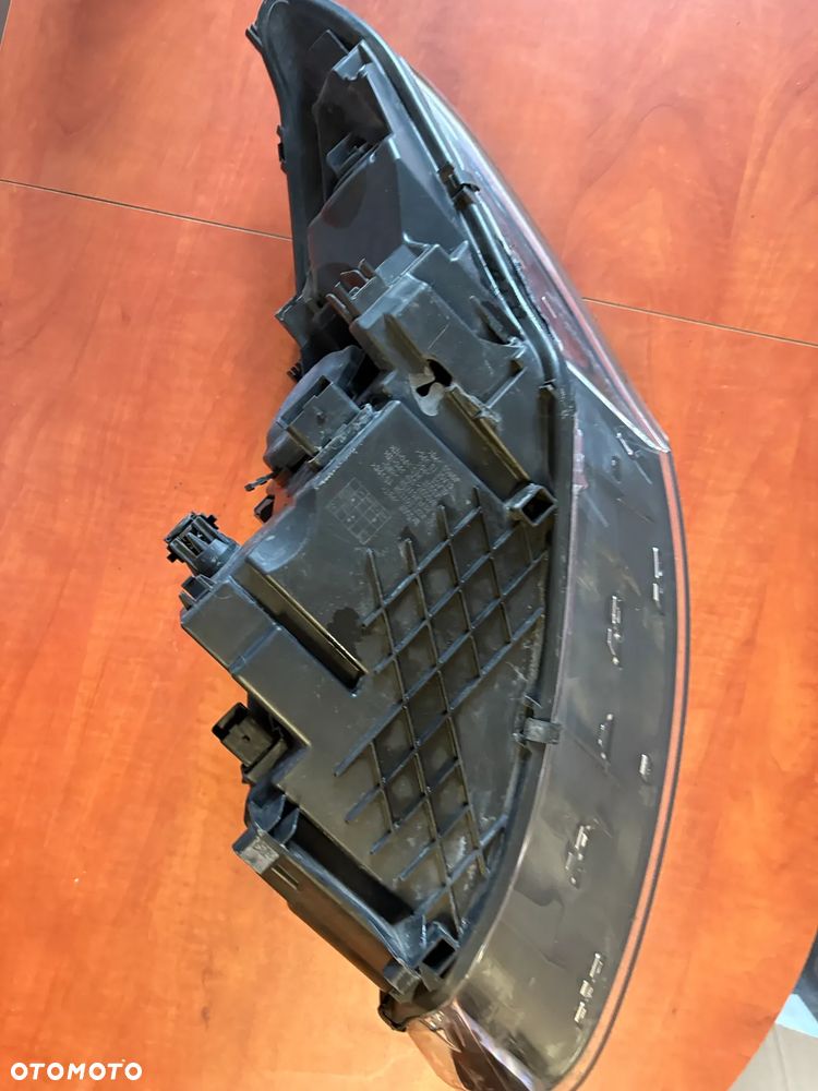 LAMPA PRZÓD PRAWA LIFT EU USZKODZONE MOCOWANIE 260103761R Renault Megane III - 8