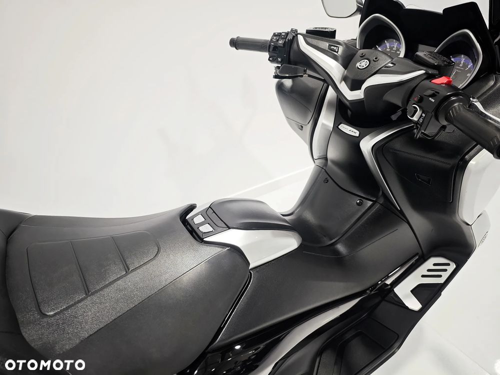 Yamaha Tmax - 12