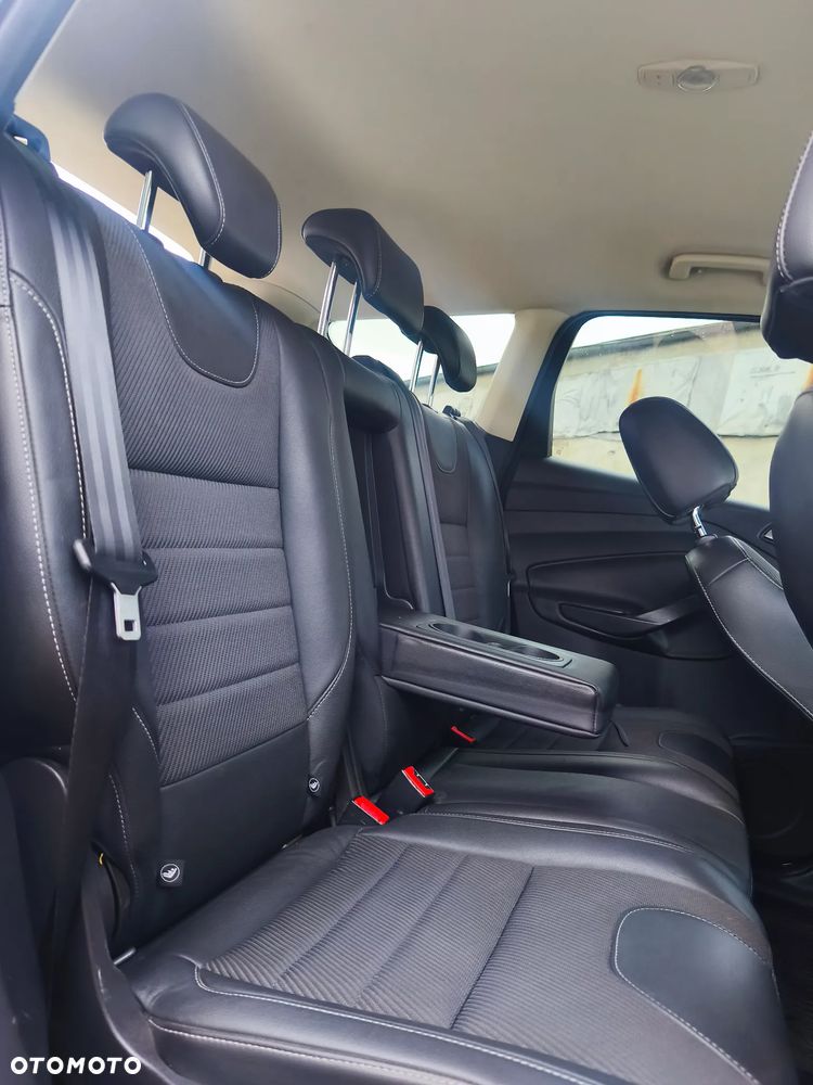 Ford Kuga 2.0 TDCi 4x4 Titanium - 23