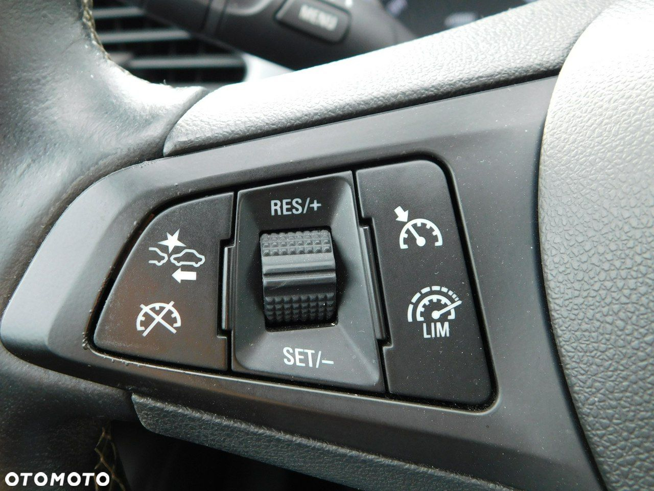 Opel Astra V 1.4 T Dynamic S&S - 20