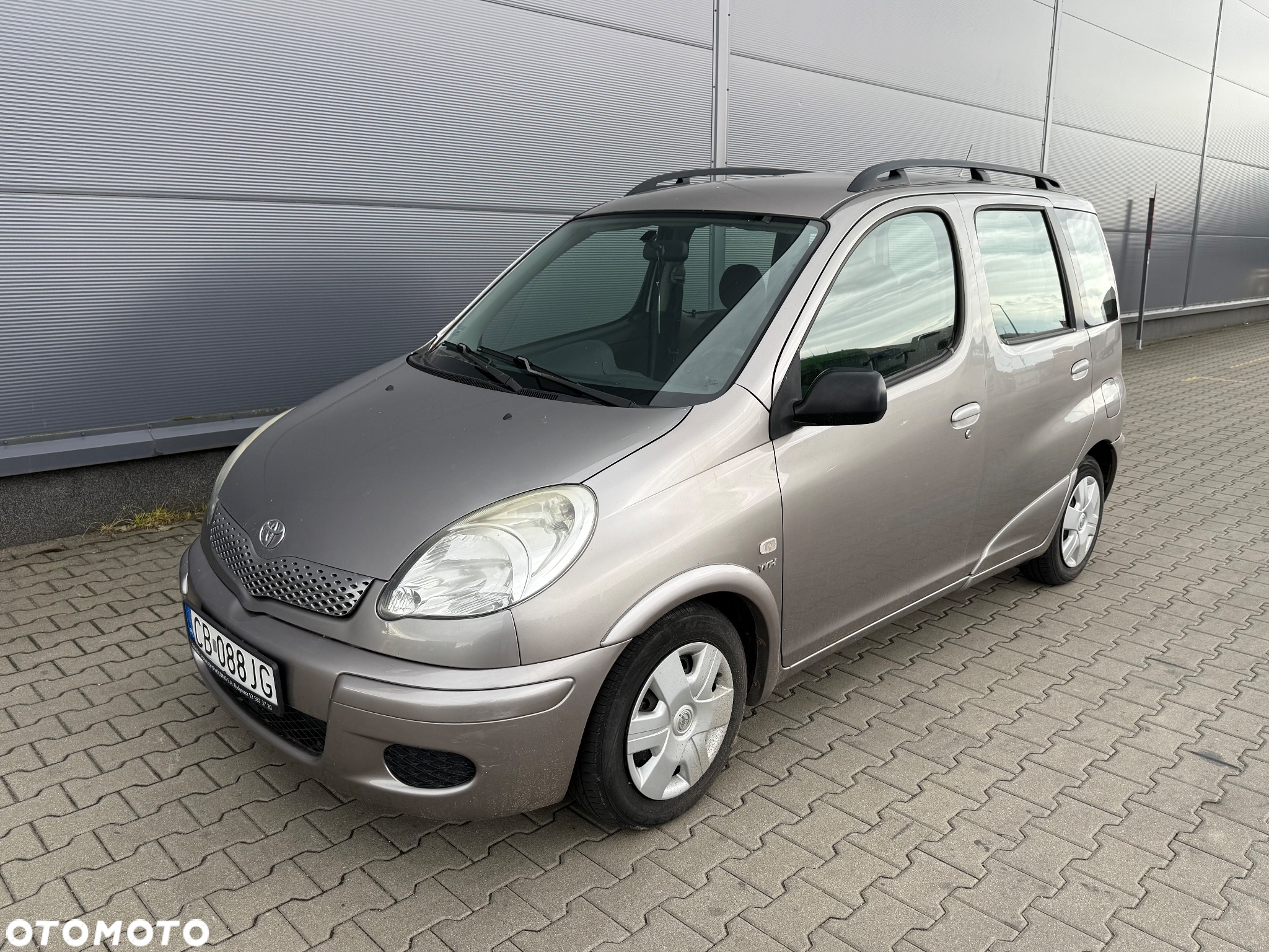 Toyota Yaris Verso 1.3 Automatik Sol - 2